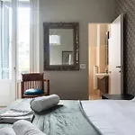 Youhosty - Chinatown Bright And Luxury Apartment