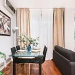 Brilliant Flat In Pta Venezia By Easylife