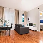 Brilliant Flat In Pta Venezia By Easylife