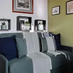 City View, Elegant Apartment In Milan\'S Rooftops
