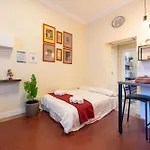 10\' Duomo & Central Station Large Apartment