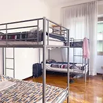 Grand Apartments Corner 32