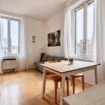 One Bedroom Apartment In Brera