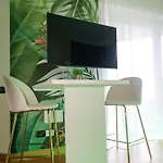 Jungle Suite And Parking