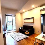 La Milanese, Appartamento Moderno Con Balcone - Metro Isola A 2 Min