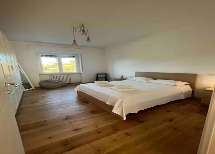 Marche Apartment