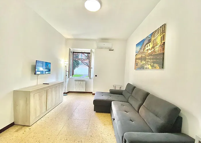 Famagosta Home, Navigli Style, Accanto A Metropolitana M2 Verde, Confortevole E Spazioso Per Gruppi O Famiglie