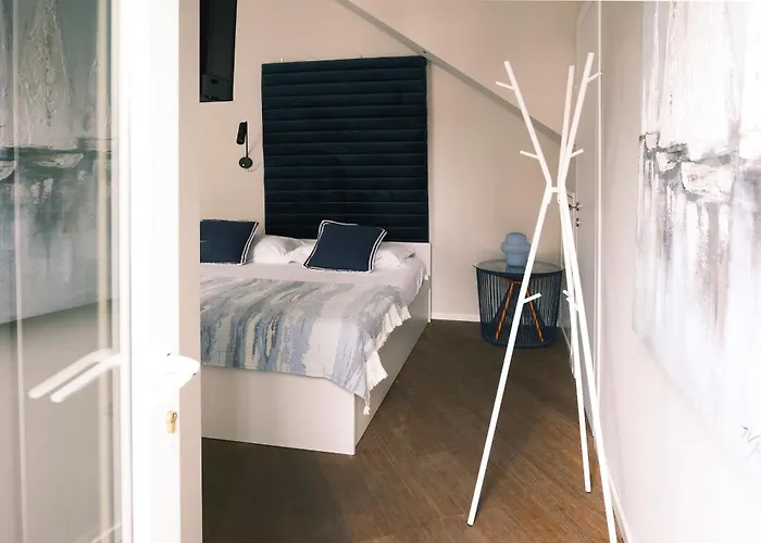 Comecasa Larga Cosy Studio