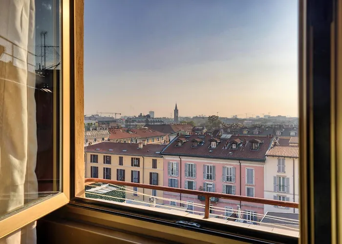 City View, Elegant Apartment In Milan\'S Rooftops