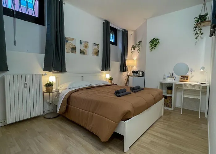 Home In Town - Home In City Life Near San Siro Stadium