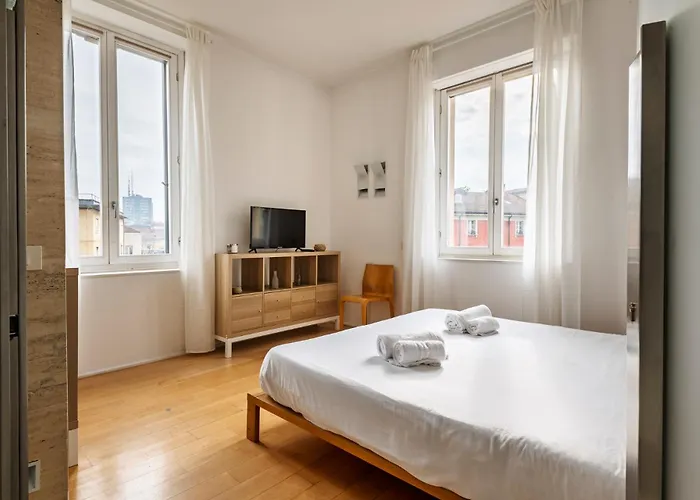 One Bedroom Apartment In Brera