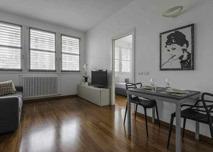 Rentclass - Fair Area - Piazza De Angeli