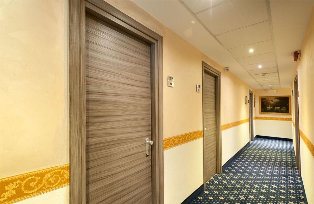 Heart Hotel