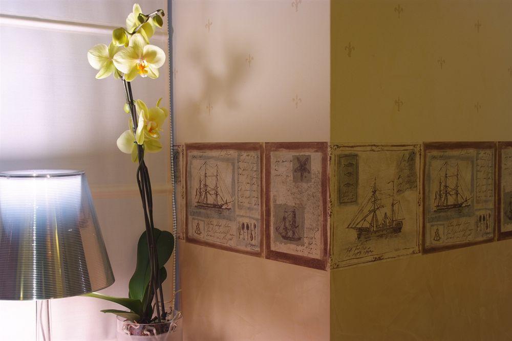 Qc Room Milano Porta Romana Hotel 4*