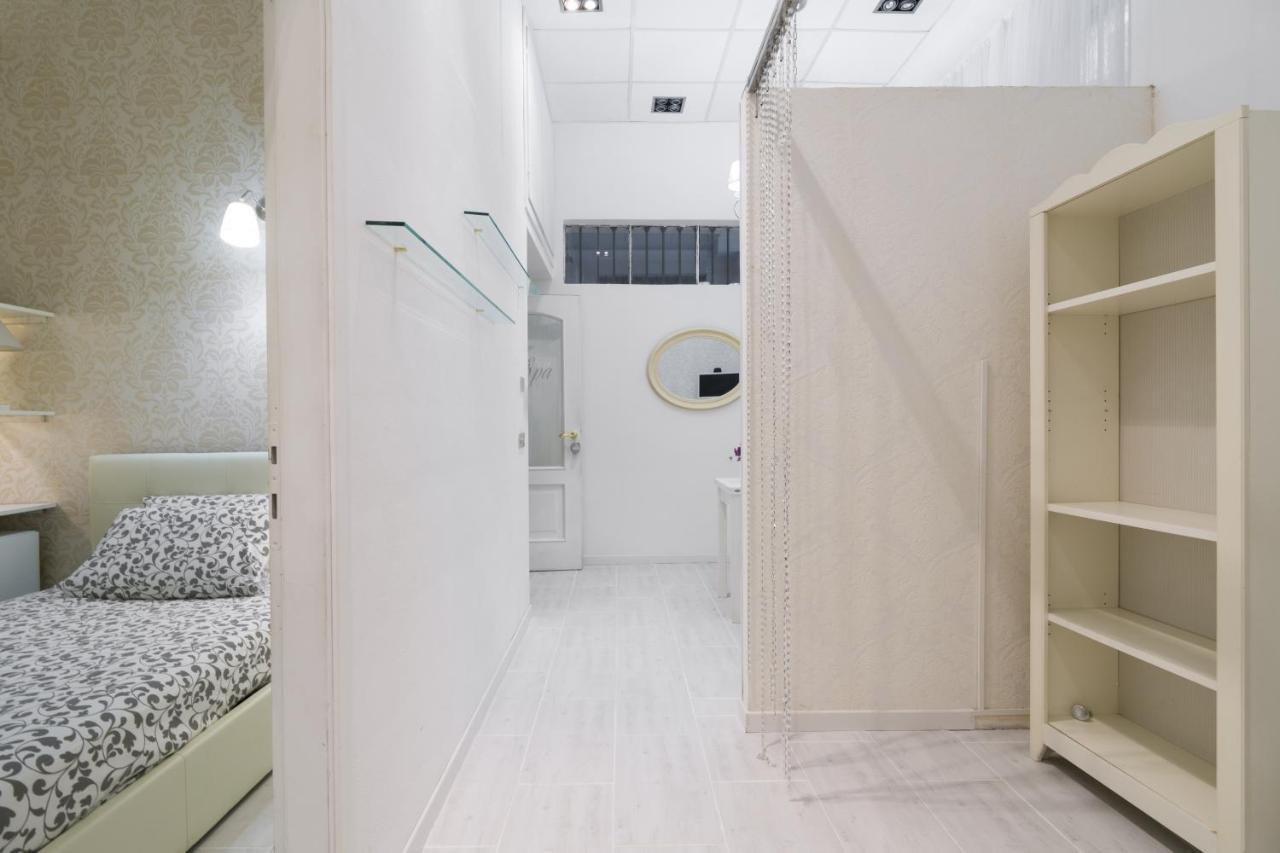 Monolocale Commenda 33 * Milano