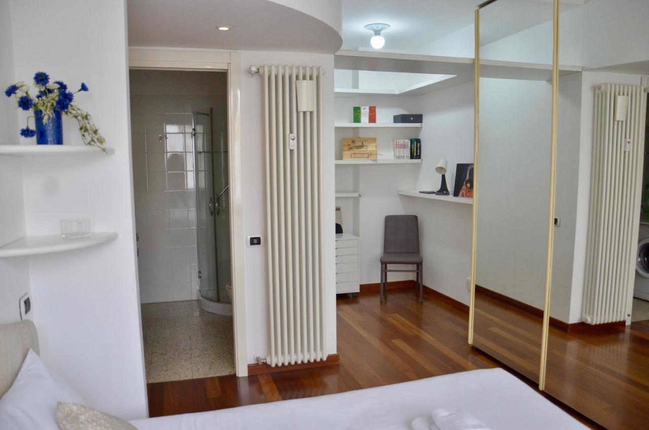 New Renovated With Balcony Porta Romana Apartment