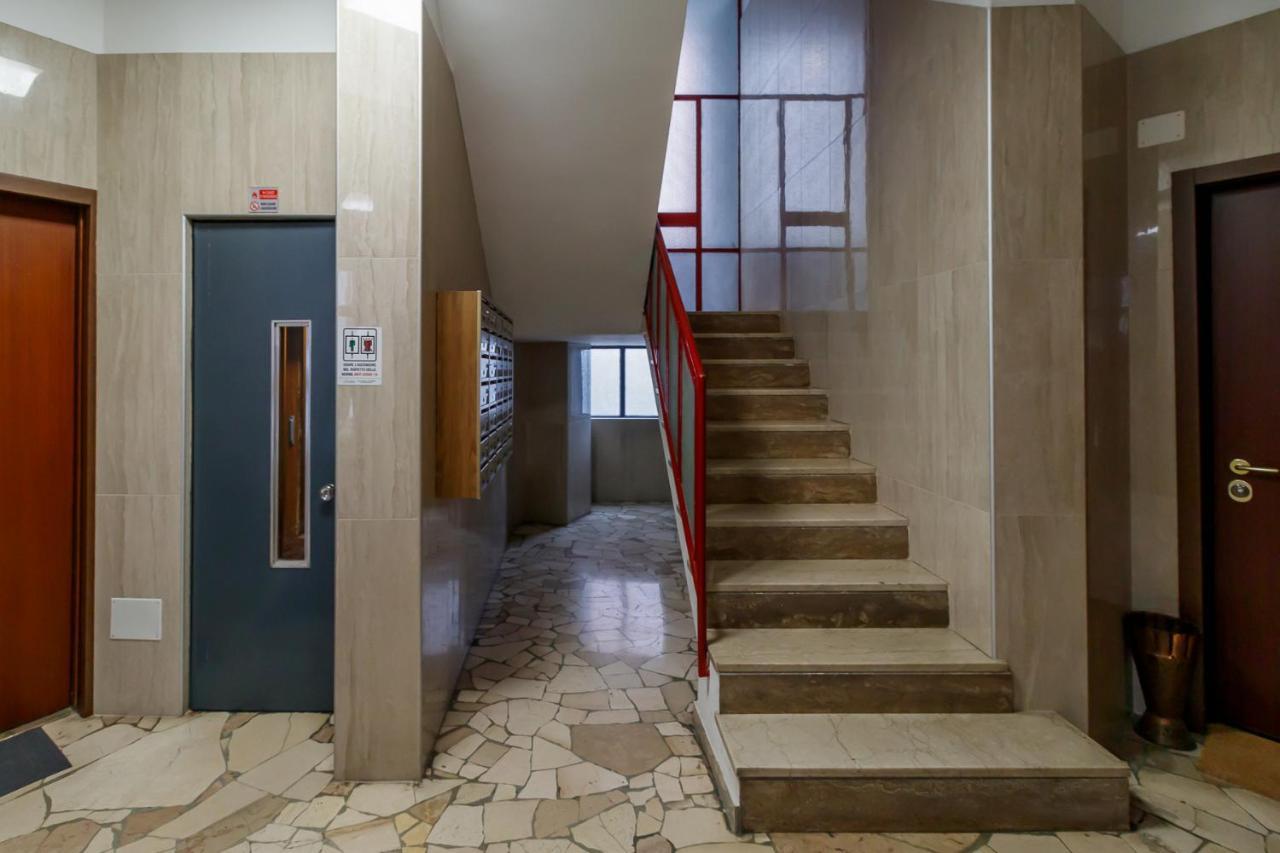 Leilighet New Close To Metro Station - City Center