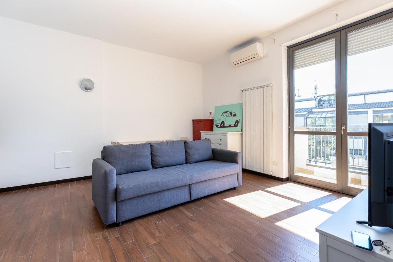 Alessia's Flat - Affori Apartment Milan