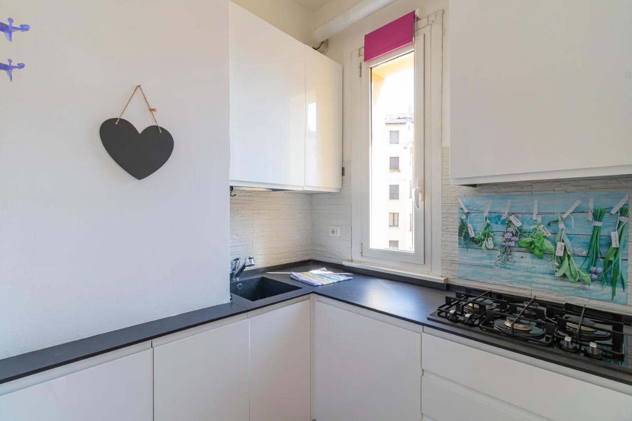 Altido Warm And Inviting Flat With Balcony Milano