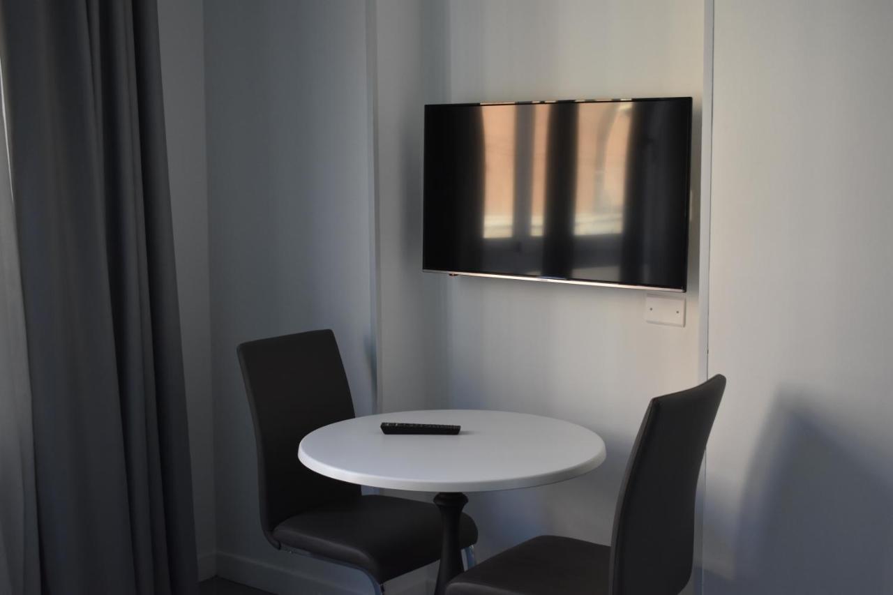 Homing Milano Navigli Suites Lejlighedshotel *