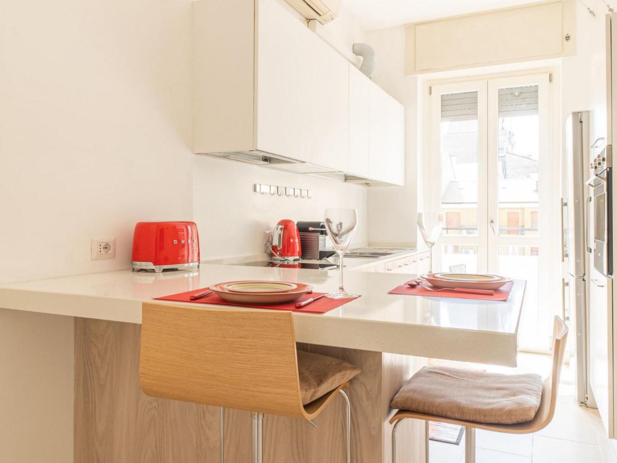 Appartamento Cozy One-bedroom With 2 Balconies In Sempione District