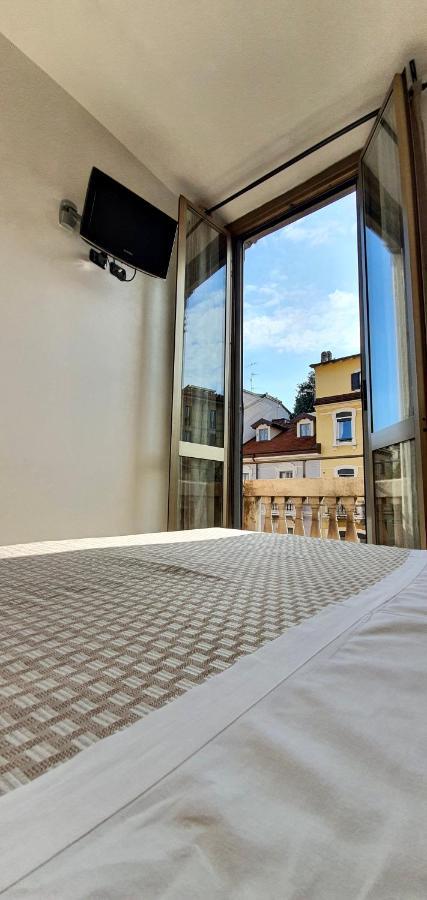 Mondial Hotel 2*