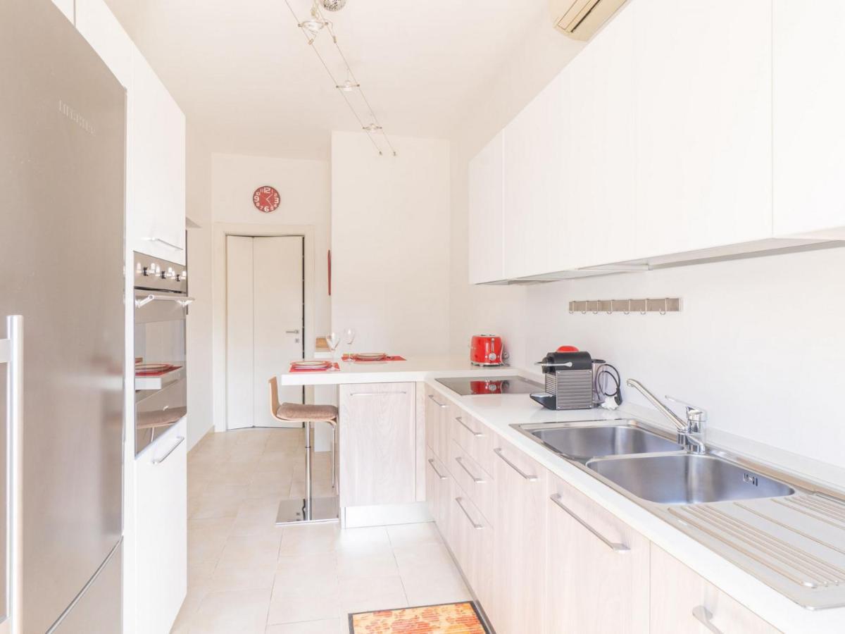 Appartamento Cozy One-bedroom With 2 Balconies In Sempione District Milano