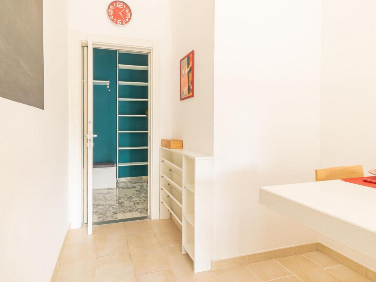 Cozy One-bedroom With 2 Balconies In Sempione District Appartamento Milano
