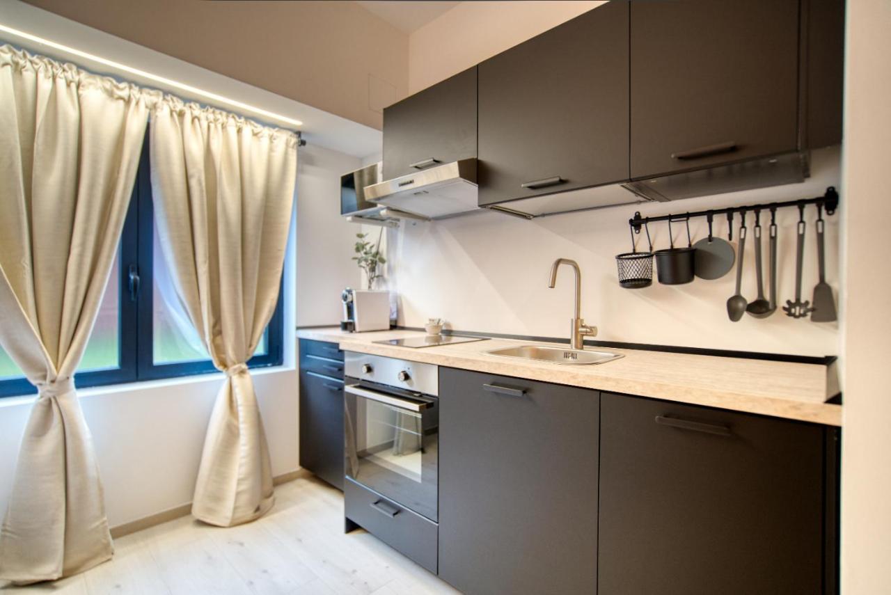 Suzzani 273 Milan