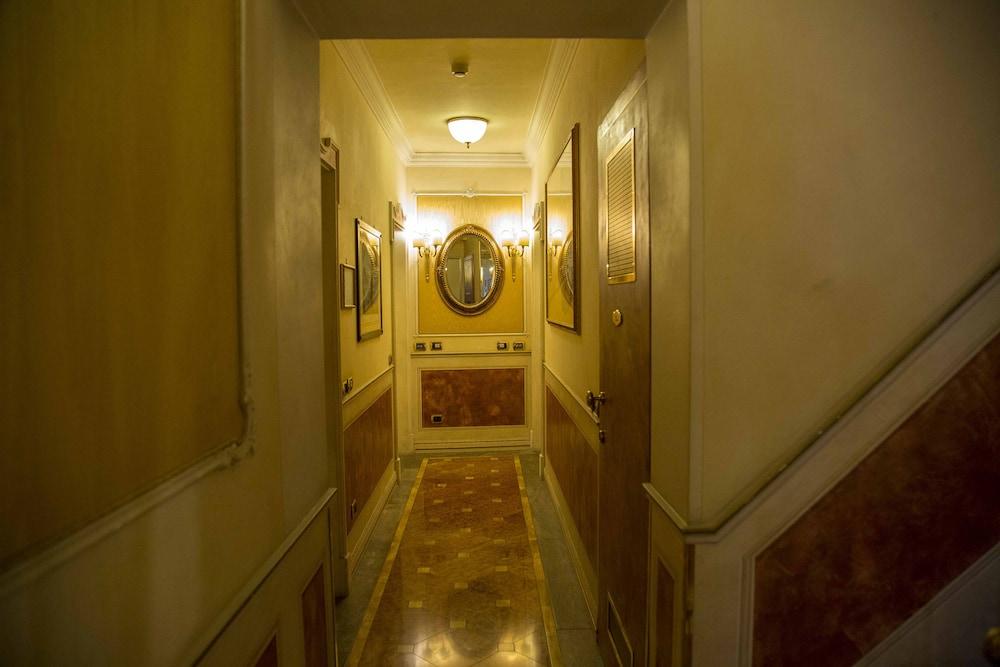 Petit Palais De Charme Hotell 4*