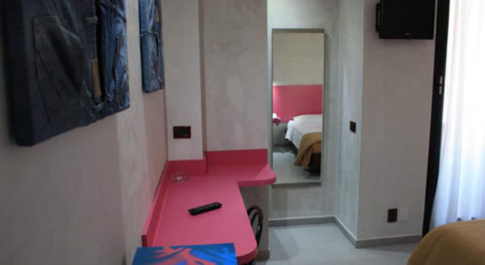 Hotel 38 3*