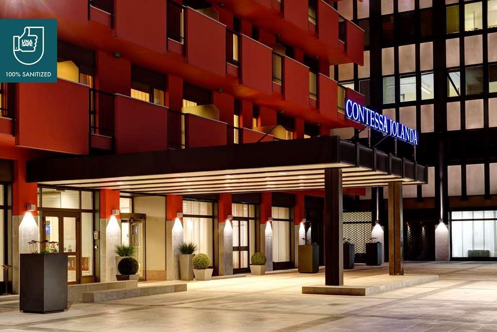 Aparthotel & Contessa Jolanda 4*