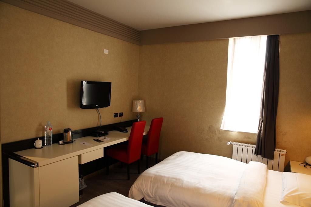Huaxia 4* Milano