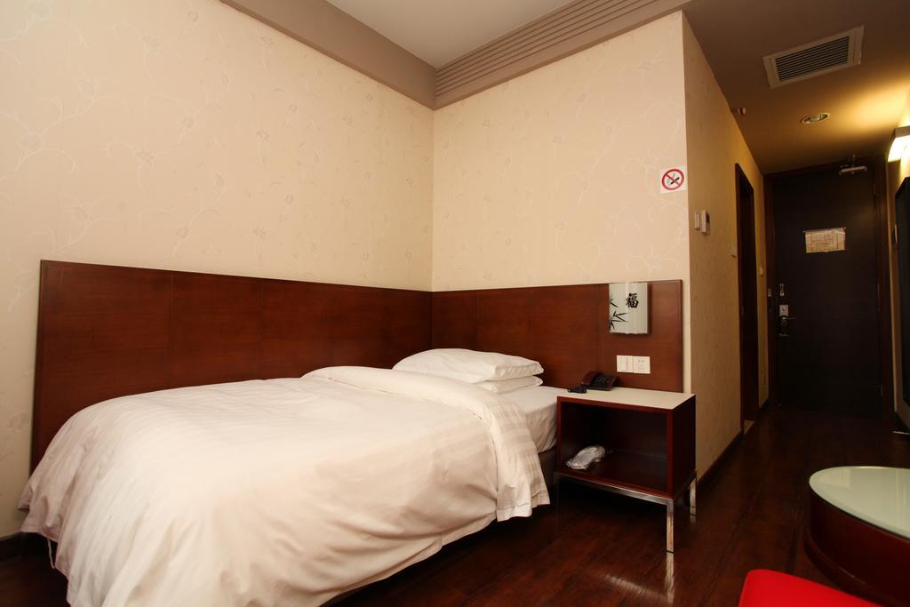 Huaxia 4* Milano