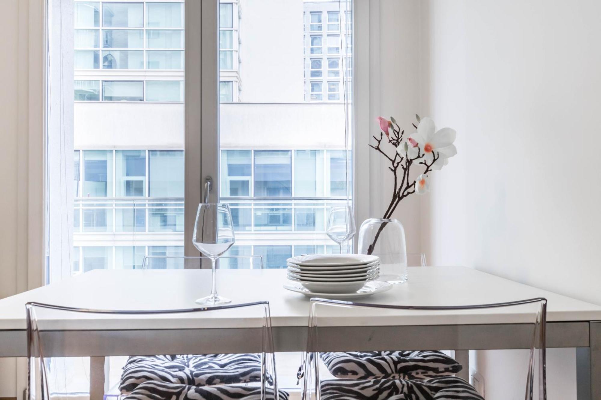 Leilighet Joivy Superb Flat For 4 With Balcony Near Centrale *
