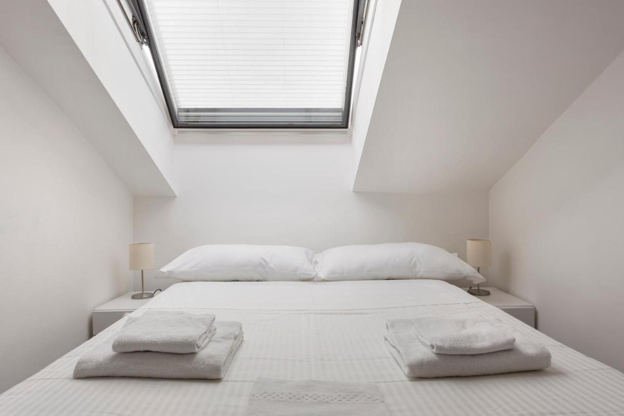 2 Bedroom 2 Bathroom Apt - Duomo 2 Milaan