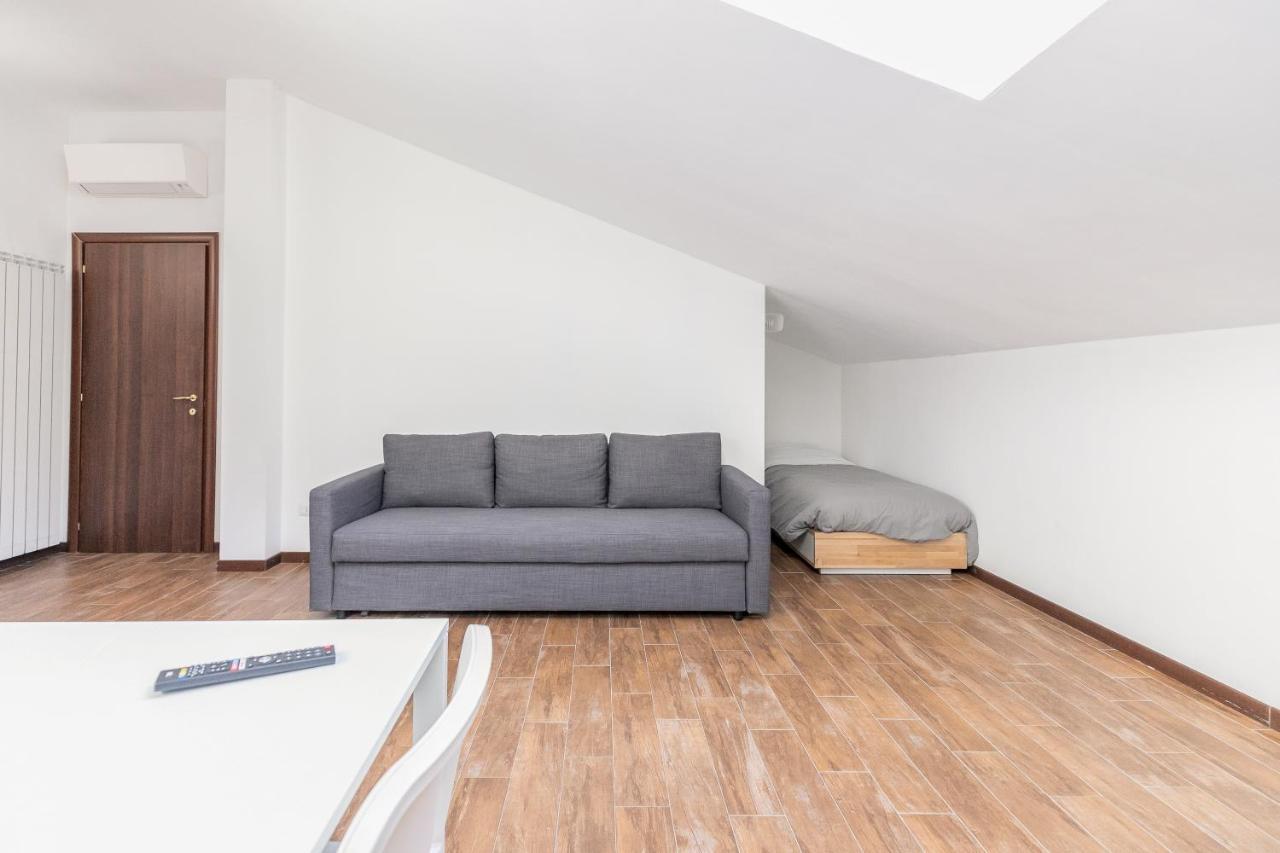 Alessia's Flat - Affori Apartment *