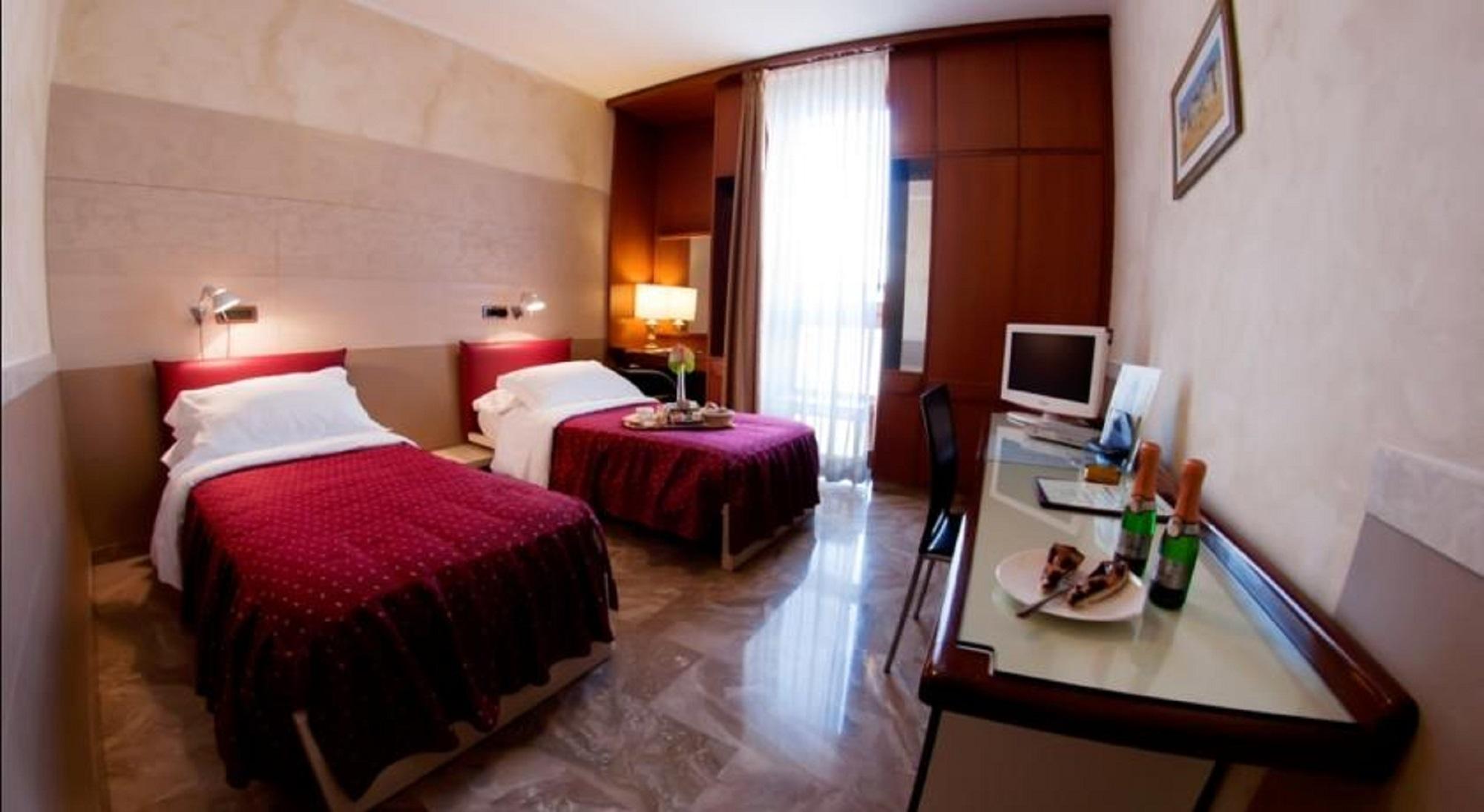 Canova 3* Milano