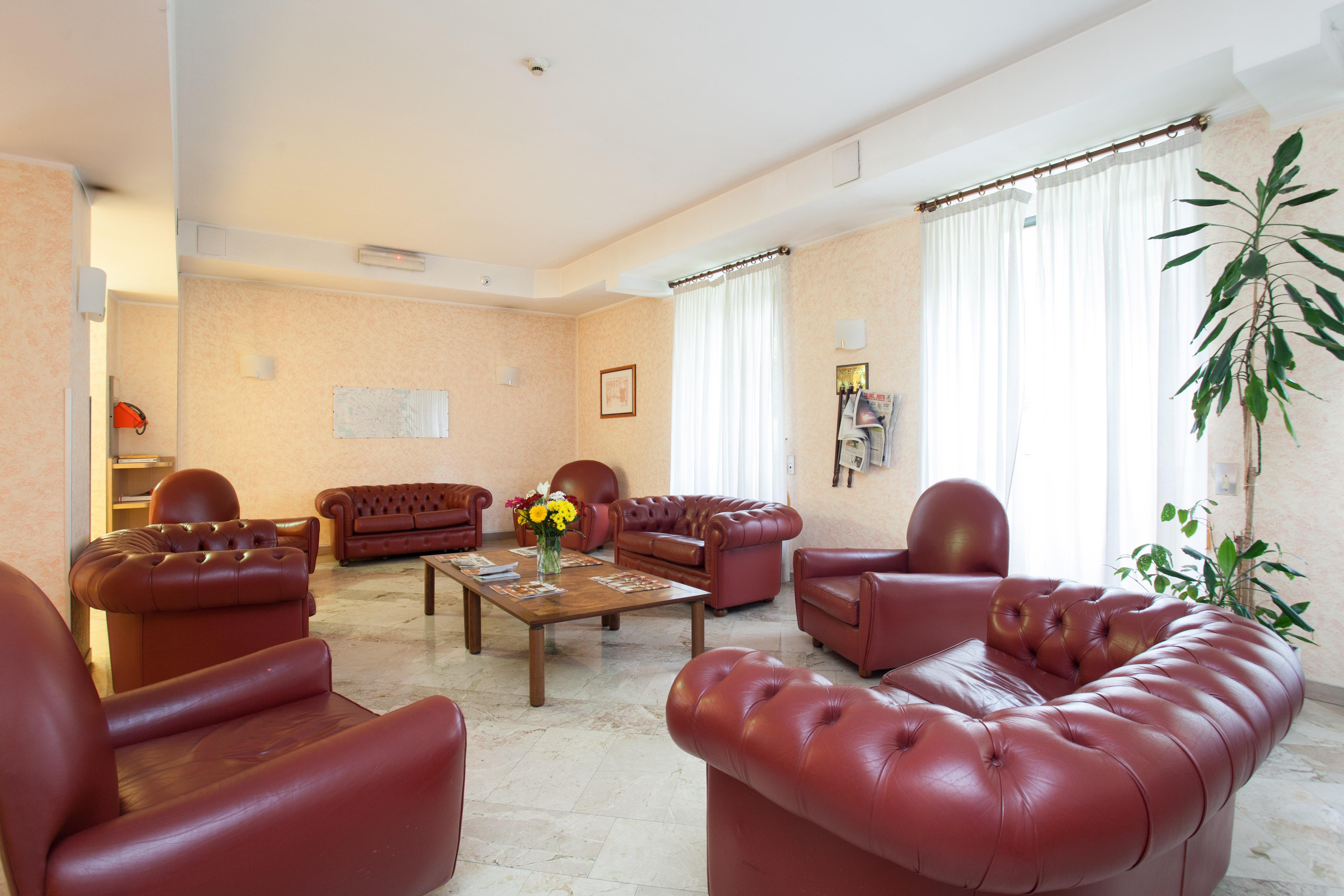 Ih Argonne Park Aparthotel 3*