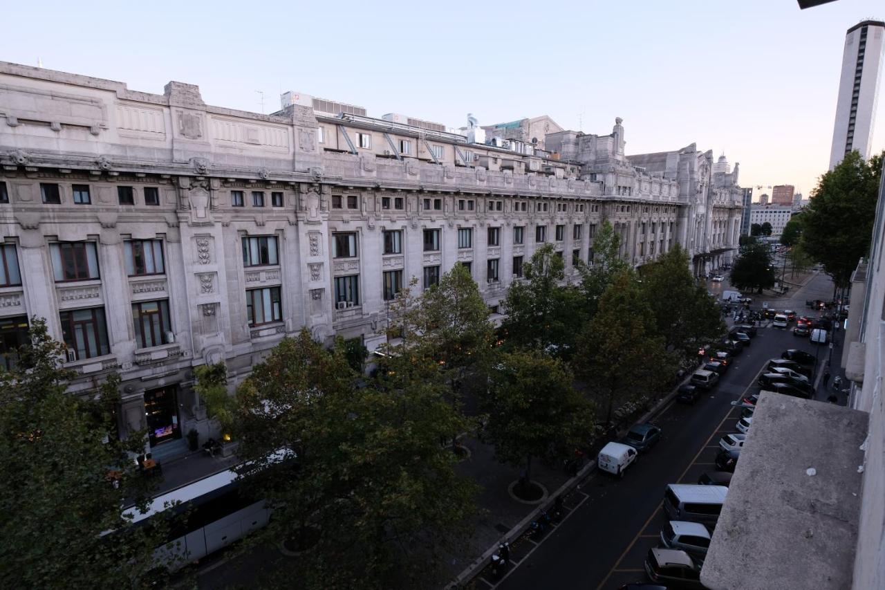 Hotel Midway