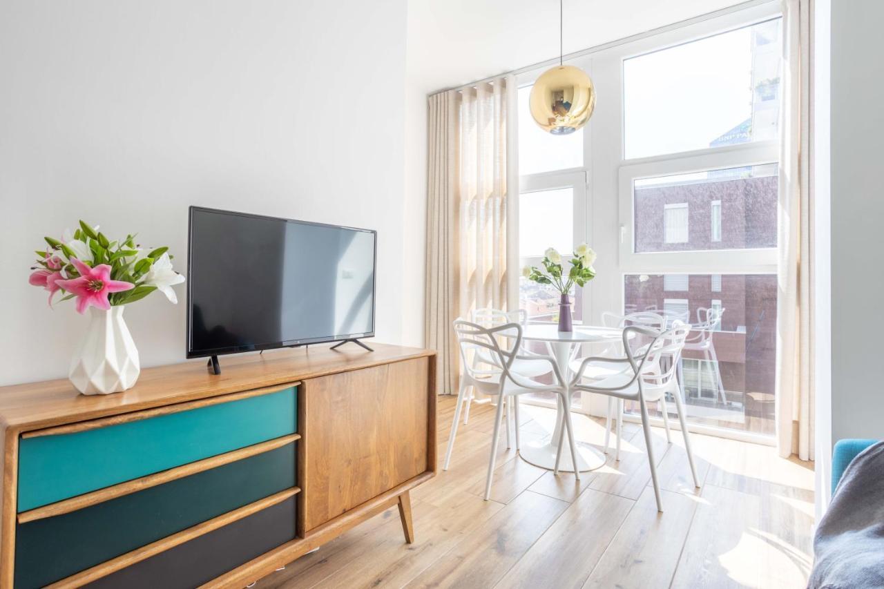 Sunlit 1 Bedroom Via Pirelli * Milan