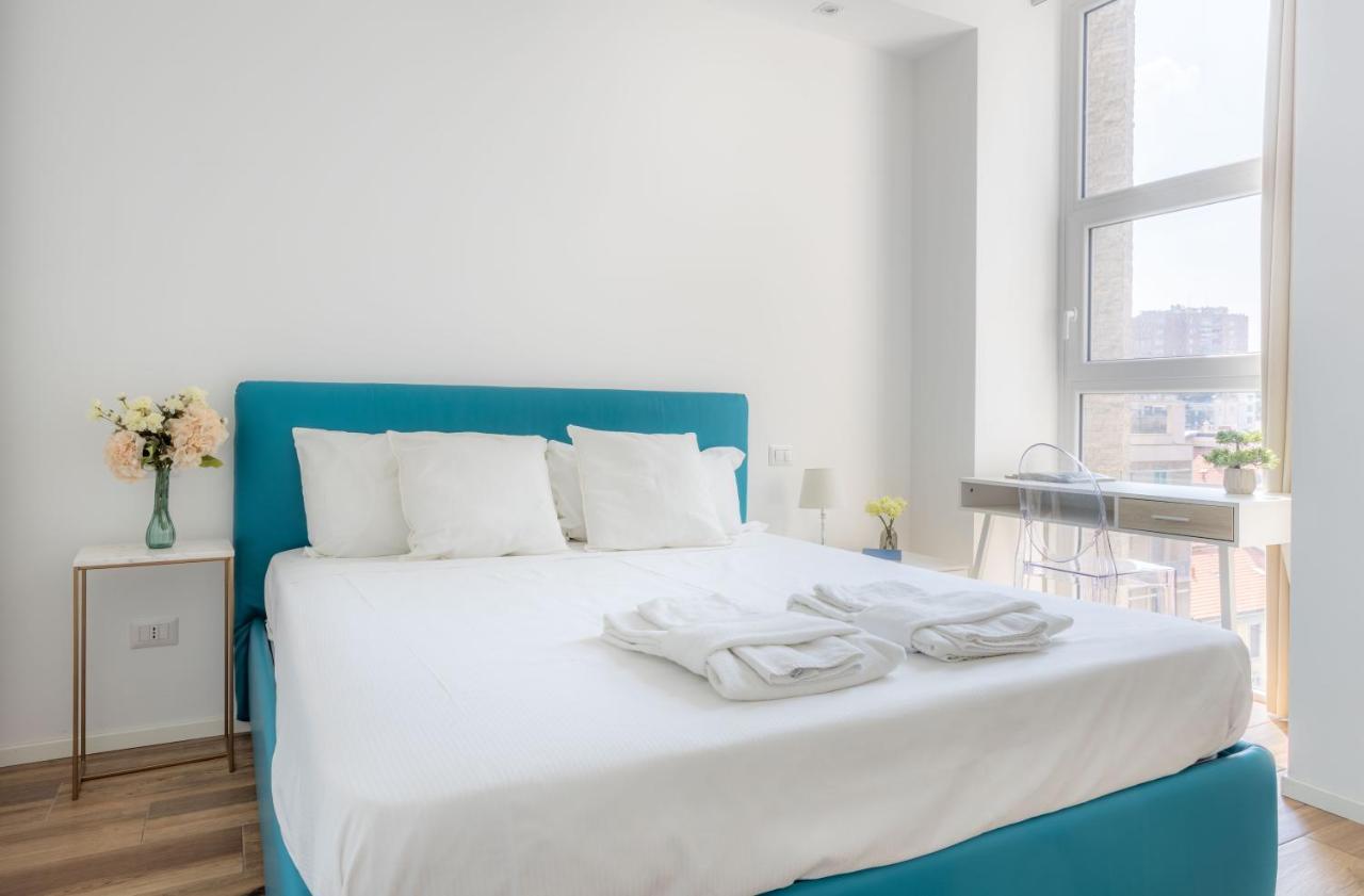 Apartment Sunlit 1 Bedroom Via Pirelli