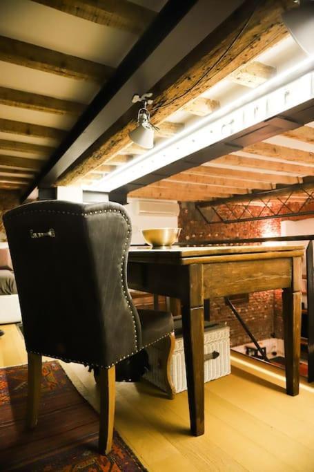 Loft Di Design Nel Cuore Di Apartment