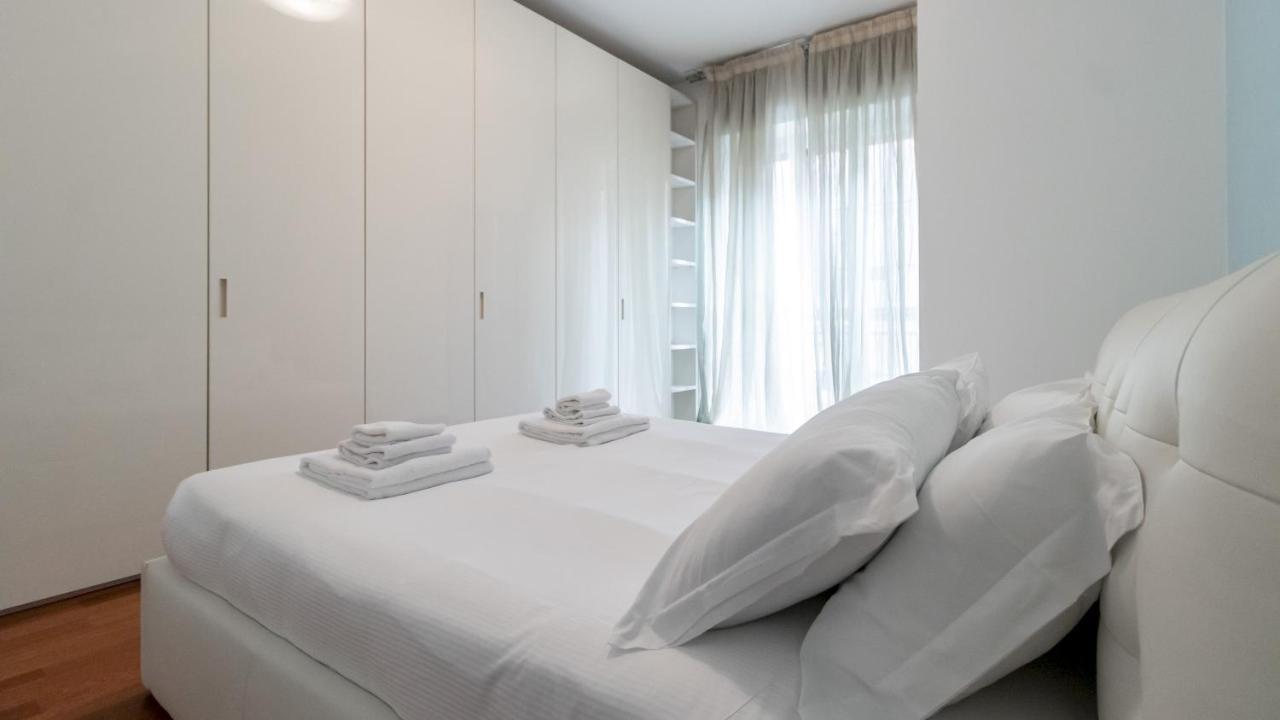 Italianway - Carducci 21 * Milano