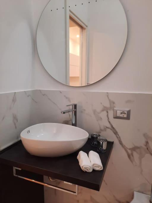 Apartment N&ghomesweethome Raffaelloelegante Ideale Affari Milan