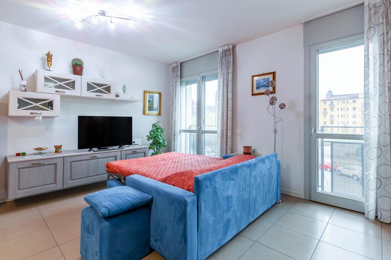 Balcony Apt Appartamento Milano