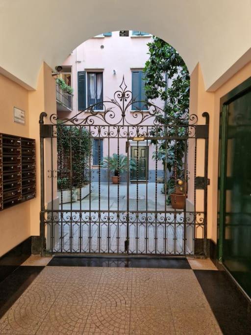 Cozy Flat Mins Walk To Navigli And Metro Porta Genova Appartement