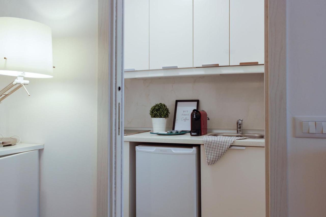 Top In The Center Balcony+wi-fi+panorama Apartment *