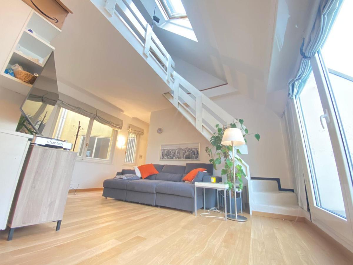 Vetra - Luminoso Attico Con Balcone Appartement Milaan