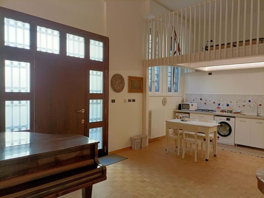 Silenzioso Loft Vicino Alla Stazione Centrale Milaan